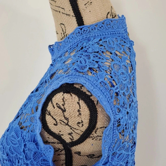 NANETTE LEPORE Women's Venetian Blue Lace Cutout Shell Size Small Blue New - Picture 9 of 14
